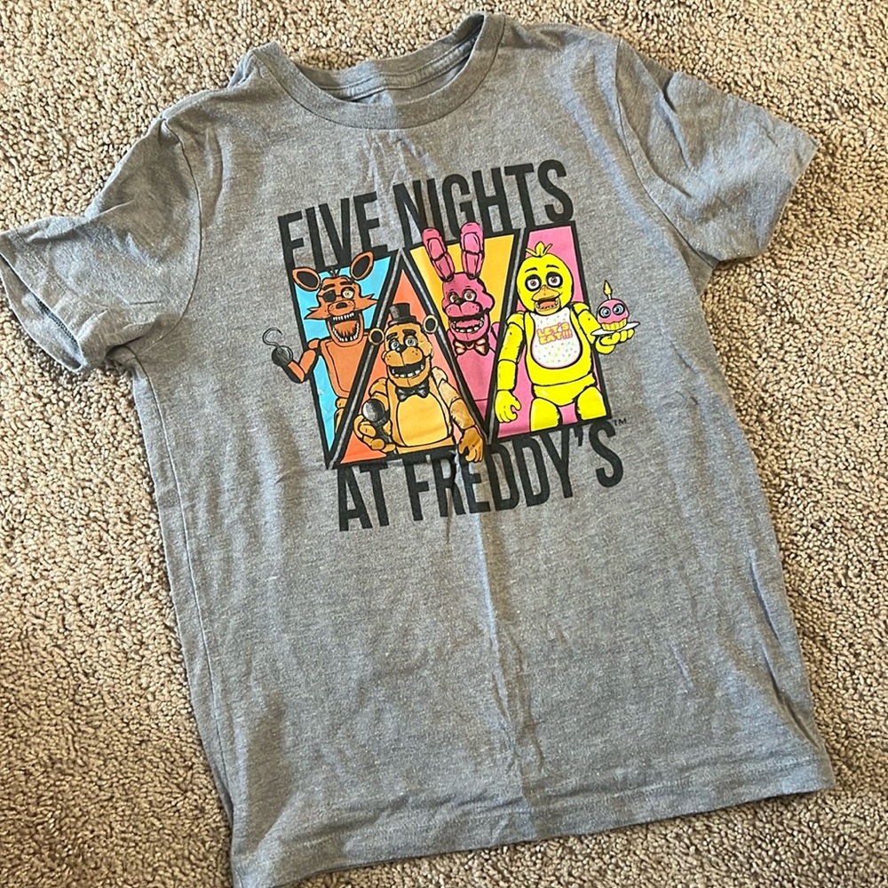 Five nights at Freddy’s tee (FNAF) like new